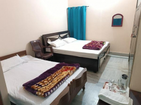 RaghuvarDham Delux 1 Double Bed, 1 Single Bed Room